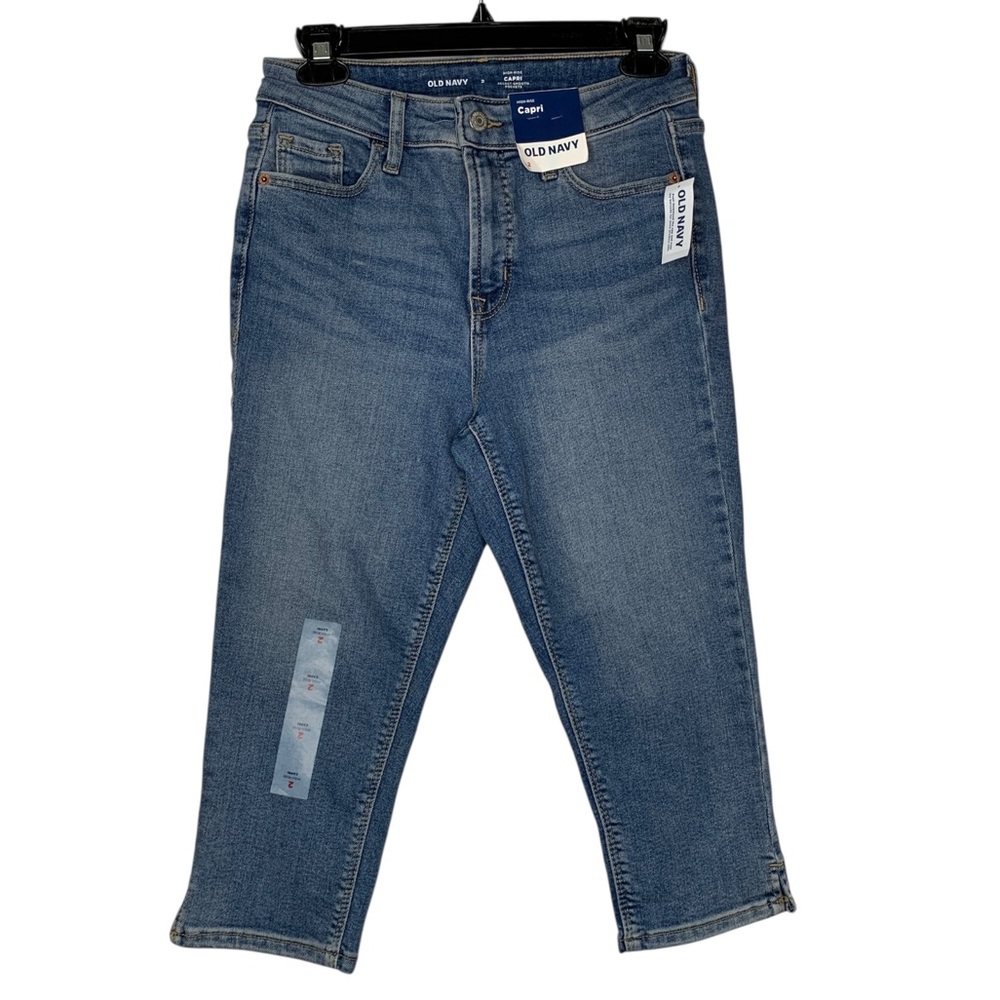 Old Navy NWT High Rise Denim Capri Medium Wash Belt Loops 5 Working Pockets Sz 2